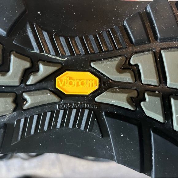 Very Gently Worn Men’s Chaco Sandals - Picture 4 of 6